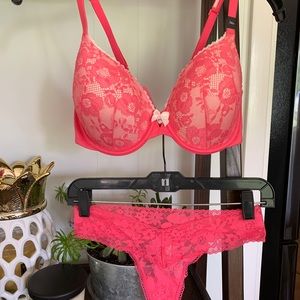 Victoria’s Secret BBV Lace BRA 34D & Small Thong